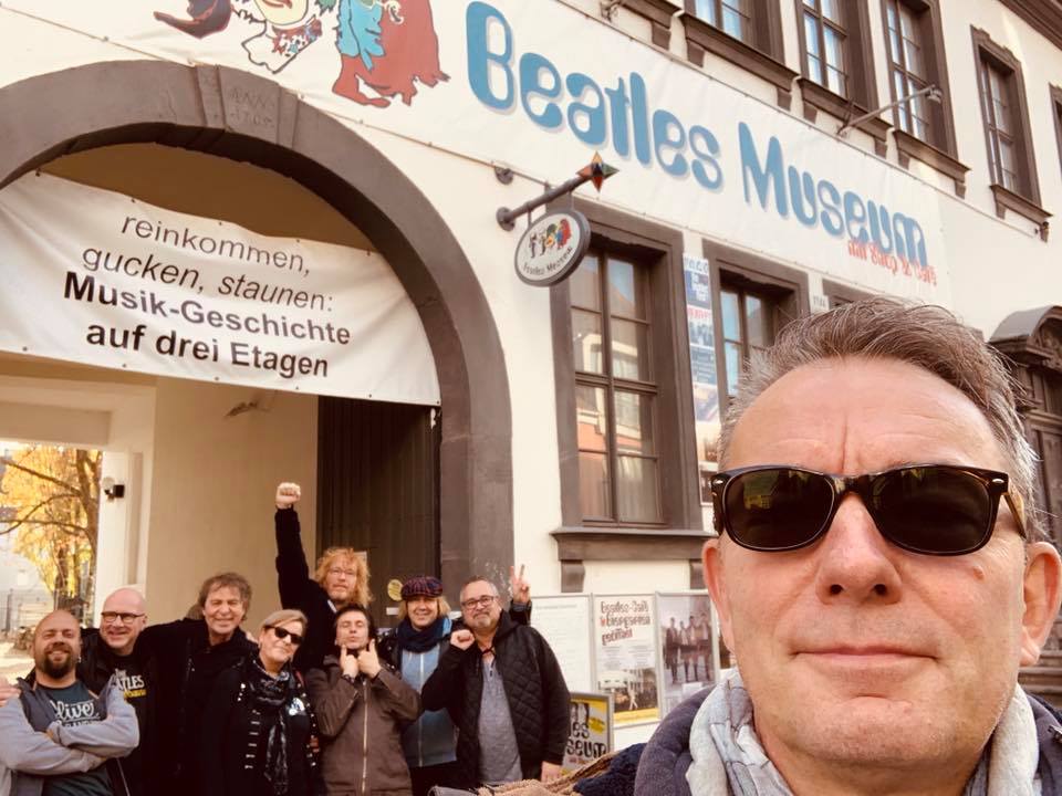 vor dem Beatles Museum